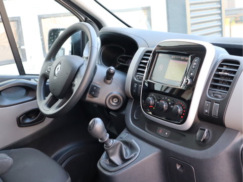 Renault Trafic 1.6 dCi Euro 6 - Airco - Trekhaak - Cruise - 3 Zits