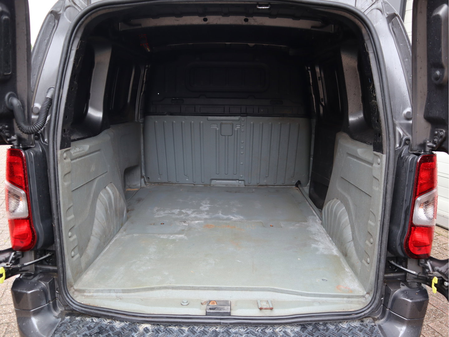 Opel Combo 1.6D 100pk Euro 6 - Imperiaal - Airco - Navi - Cruise