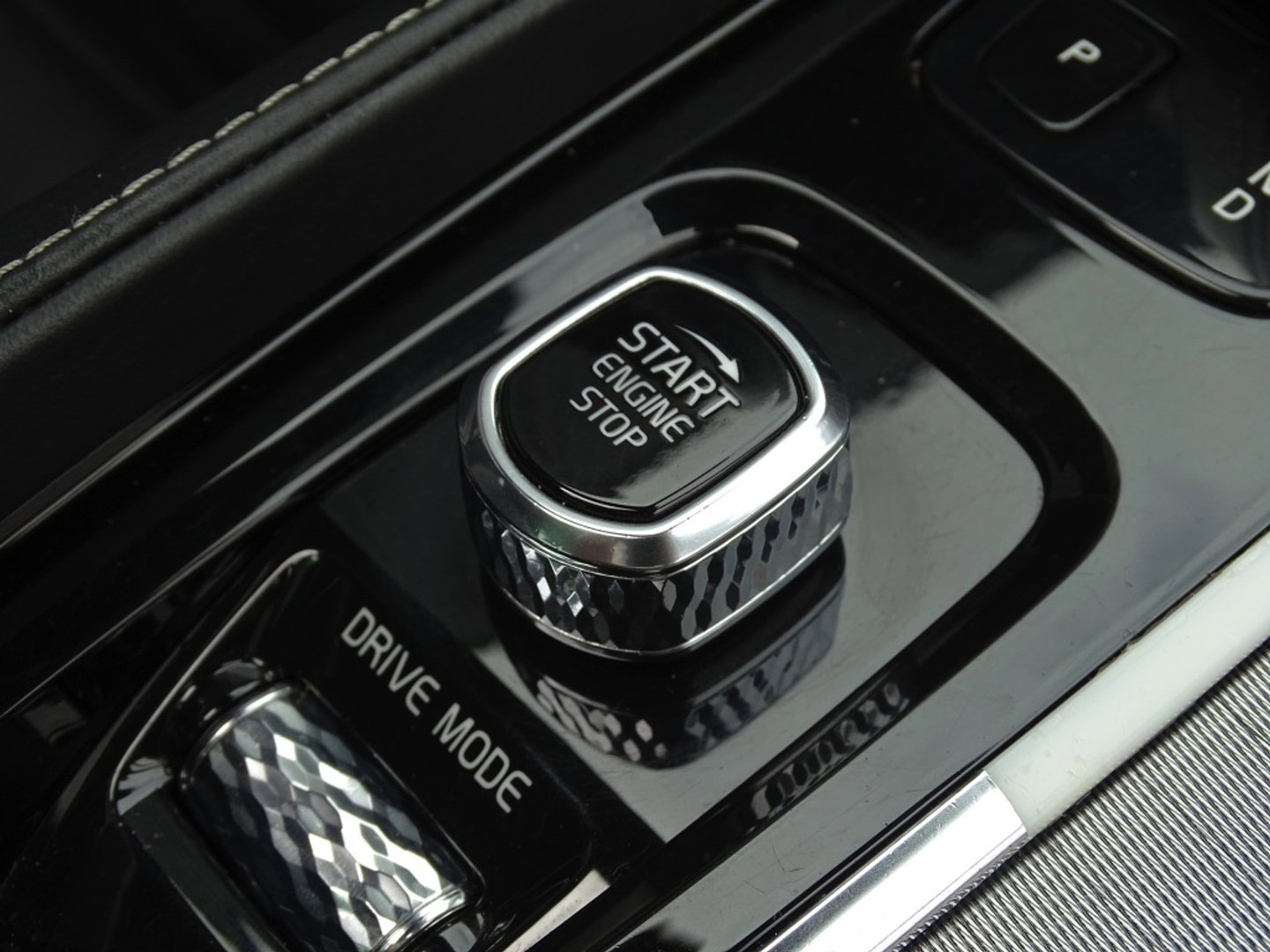 Volvo XC90 T8 407PK Recharge AWD R-Design / 360° / Pano / 7 Pers / Harman K