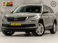Škoda Kodiaq - 1.5 TSI Sport 7 Persoons 150Pk Automaat (APPLE CARPLAY, GROOT NAVI, LEDER/ALCANTARA, CAMERA, TREKHAAK, SPORTSTOELEN, KEYLESS, GETINT GLAS, CRUISE, NIEUWE APK, NIEUWSTAAT)