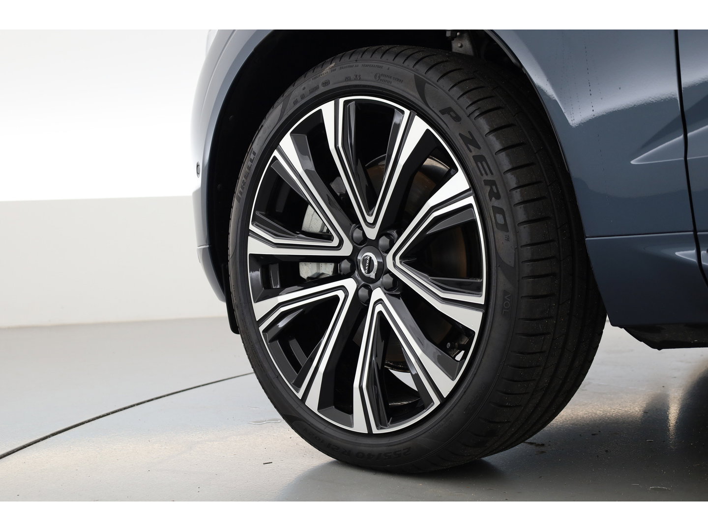 Volvo XC60 T6 Recharge Plus Bright | Pano | Trekhaak | 21'' | Memory seats | 360cam | Leder | Harman Kardon