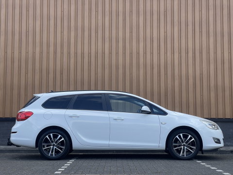 Opel Astra Sports Tourer 1.4 Edition | Airconditioning | Trekhaak | 17'' Lichtmetaal | Radio | Buetooth | USB |
