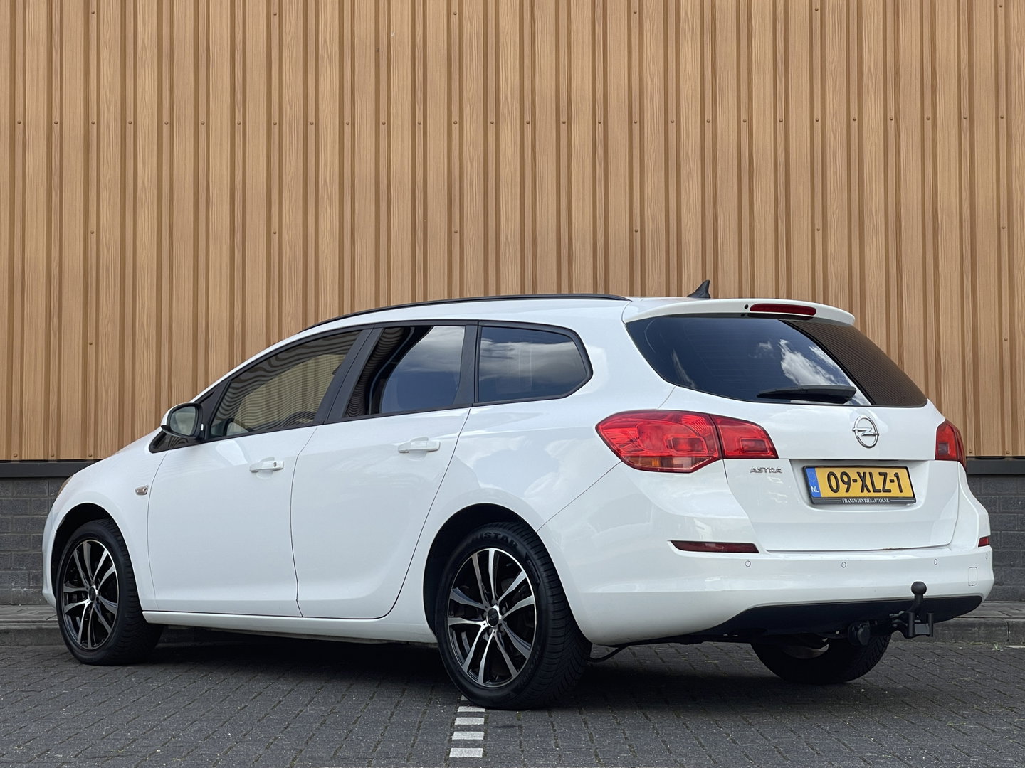 Opel Astra Sports Tourer 1.4 Edition | Airconditioning | Trekhaak | 17'' Lichtmetaal | Radio | Buetooth | USB |