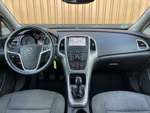 Opel Astra Sports Tourer 1.4 Edition | Airconditioning | Trekhaak | 17'' Lichtmetaal | Radio | Buetooth | USB |
