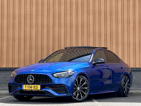 Mercedes-Benz C-Klasse 300 4MATIC AMG Line | Panoramadak | 360° Camera | 19'' Lichtmetaal | Sfeerverlichting | Digital Light | Elektrische Stoelen + Geheugen | Parkeersensoren