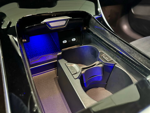 Mercedes-Benz C-Klasse 300 4MATIC AMG Line | Panoramadak | 360° Camera | 19'' Lichtmetaal | Sfeerverlichting | Digital Light | Elektrische Stoelen + Geheugen | Parkeersensoren