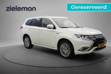 Mitsubishi Outlander - 2.4 PHEV Intense+ - Carplay, Dakraam, Camera, Stoel/Stuur verw. Half Leer, PDC GERESEVEERD.