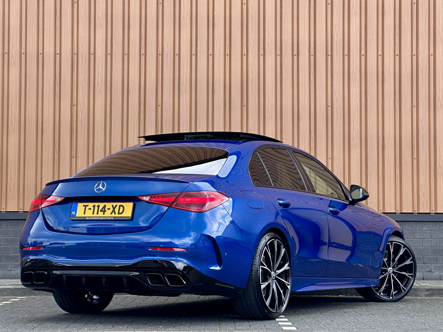 Mercedes-Benz C-Klasse 300 4MATIC AMG Line | Panoramadak | Burmester | 360° Camera | Digital Light | Memory Seats | Sfeerverlichting | Adaptieve Cruise Control | Lane Assist |