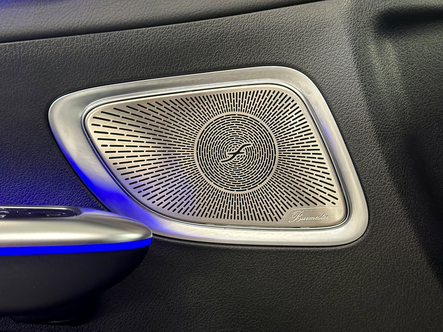 Mercedes-Benz C-Klasse 300 4MATIC AMG Line | Panoramadak | Burmester | 360° Camera | Digital Light | Memory Seats | Sfeerverlichting | Adaptieve Cruise Control | Lane Assist |