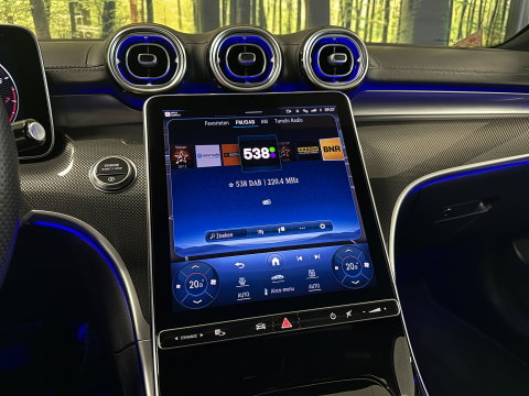 Mercedes-Benz C-Klasse 300 4MATIC AMG Line | Panoramadak | Burmester | 360° Camera | Digital Light | Memory Seats | Sfeerverlichting | Adaptieve Cruise Control | Lane Assist |