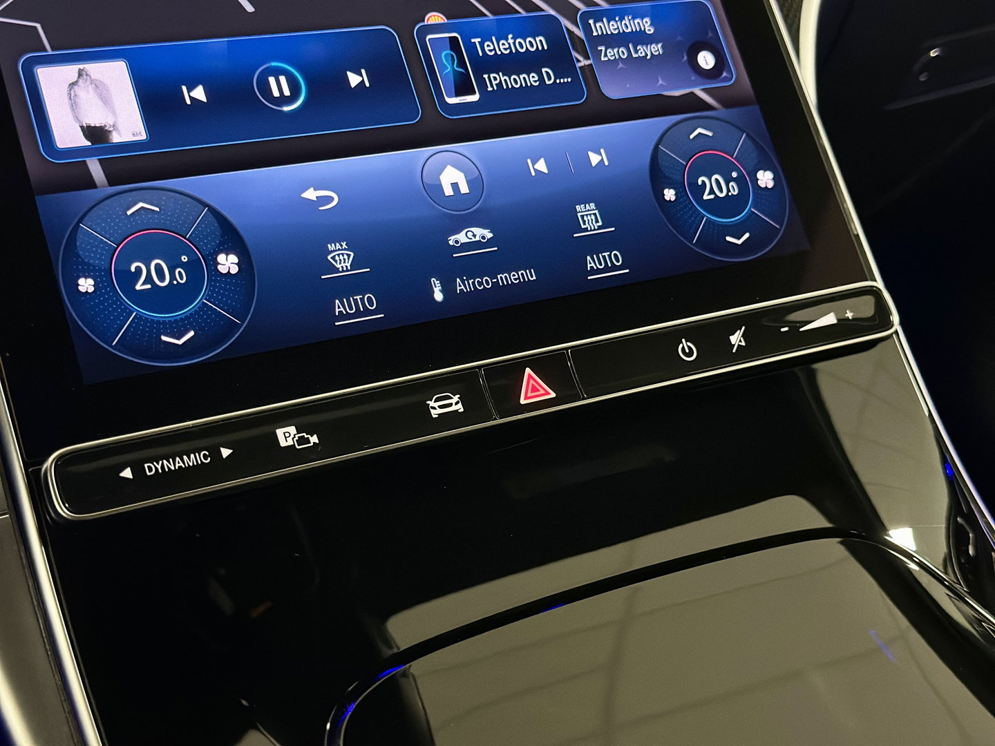 Mercedes-Benz C-Klasse 300 4MATIC AMG Line | Panoramadak | Burmester | 360° Camera | Digital Light | Memory Seats | Sfeerverlichting | Adaptieve Cruise Control | Lane Assist |