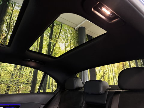 Mercedes-Benz C-Klasse 300 4MATIC AMG Line | Panoramadak | Burmester | 360° Camera | Digital Light | Memory Seats | Sfeerverlichting | Adaptieve Cruise Control | Lane Assist |