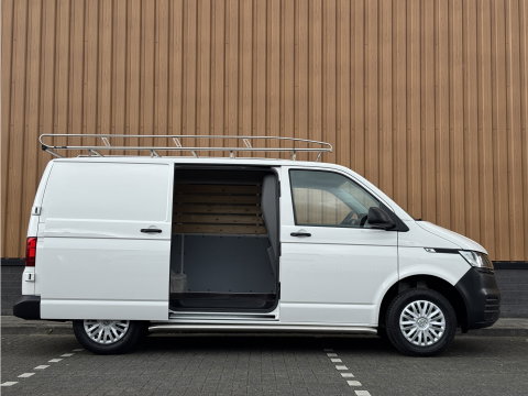 Volkswagen Transporter 2.0 TDI L1H1 26 Economy Business | Parkeersensor Achter | Cruise Control | Apple Carplay | 3 Zits | Airconditioning |