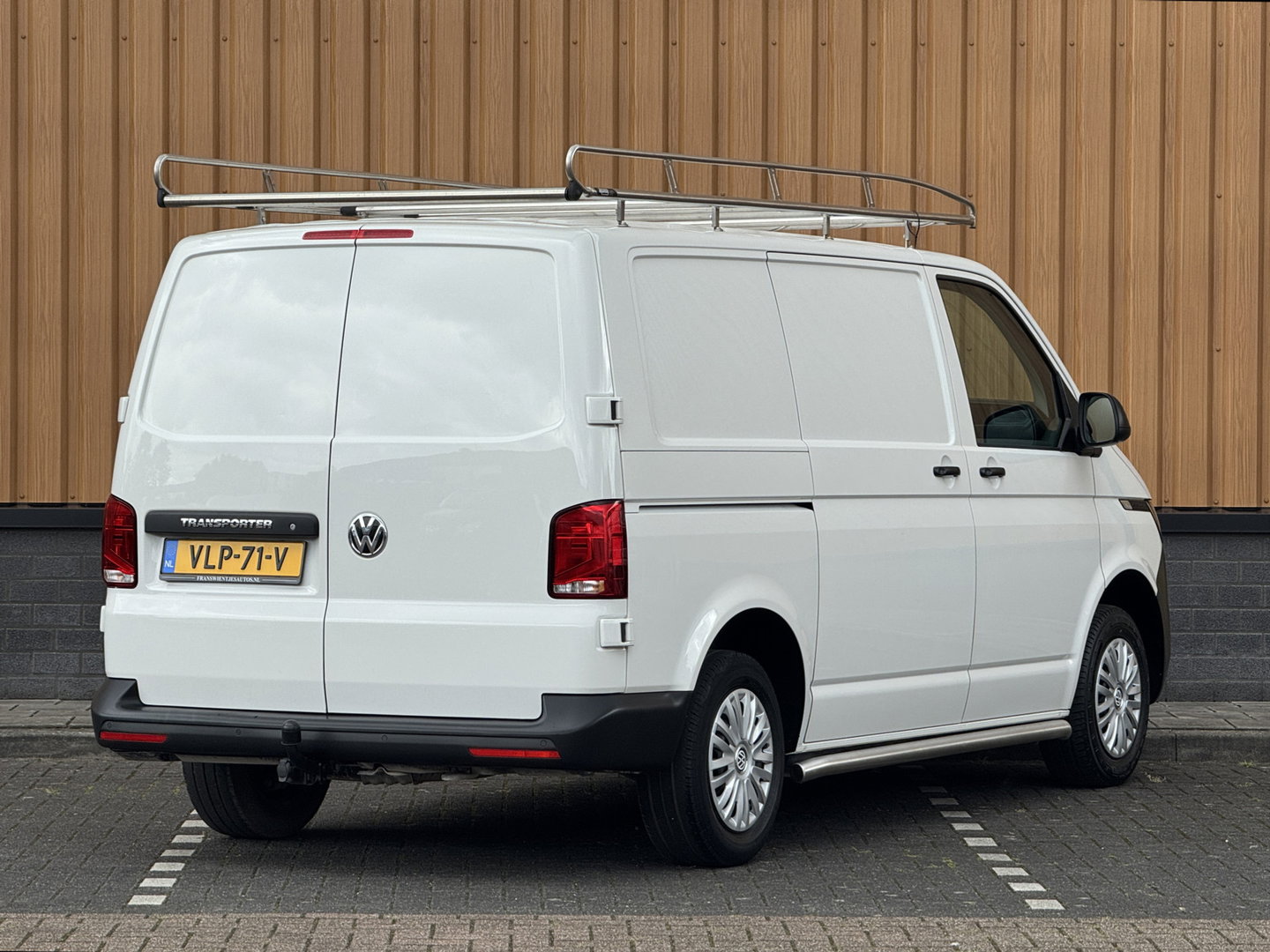 Volkswagen Transporter 2.0 TDI L1H1 26 Economy Business | Parkeersensor Achter | Cruise Control | Apple Carplay | 3 Zits | Airconditioning |