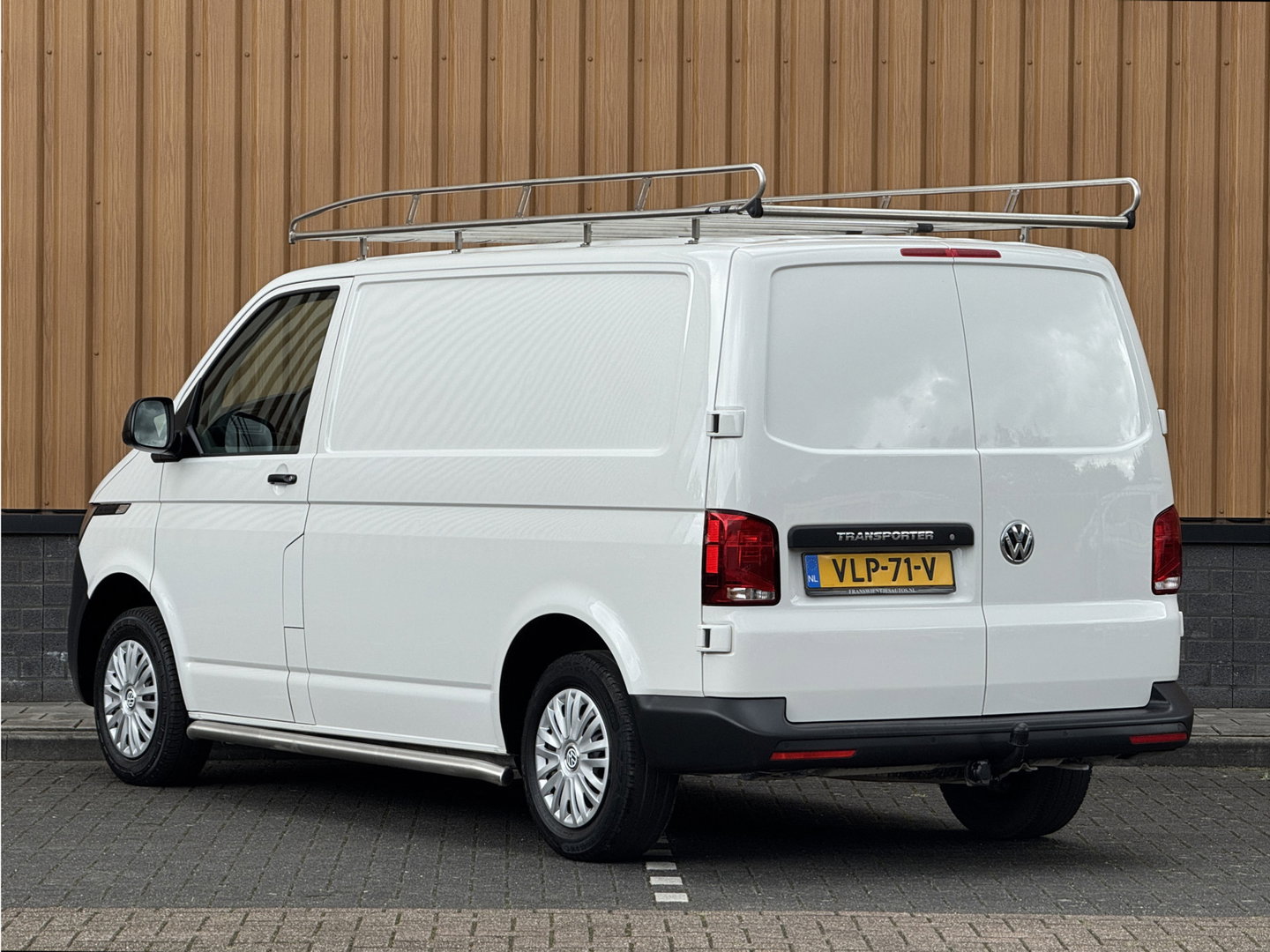 Volkswagen Transporter 2.0 TDI L1H1 26 Economy Business | Parkeersensor Achter | Cruise Control | Apple Carplay | 3 Zits | Airconditioning |