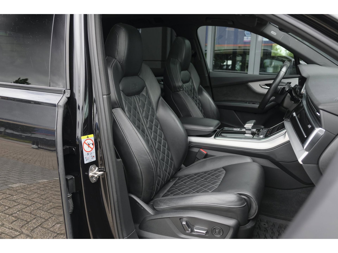 Audi Q7 60 TFSIe 455pk Competition Panoramadak RS-stoelen Trekhaak *SOH 87%* Laser led Softclose NLauto