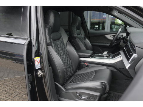 Audi Q7 60 TFSIe 455pk Competition Panoramadak RS-stoelen Trekhaak *SOH 87%* Laser led Softclose NLauto