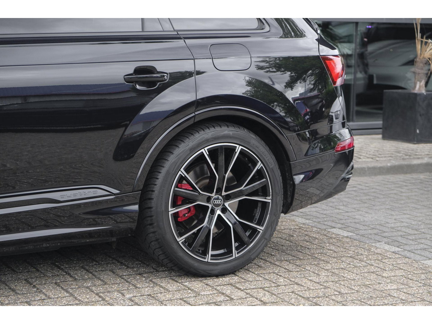 Audi Q7 60 TFSIe 455pk Competition Panoramadak RS-stoelen Trekhaak *SOH 87%* Laser led Softclose NLauto