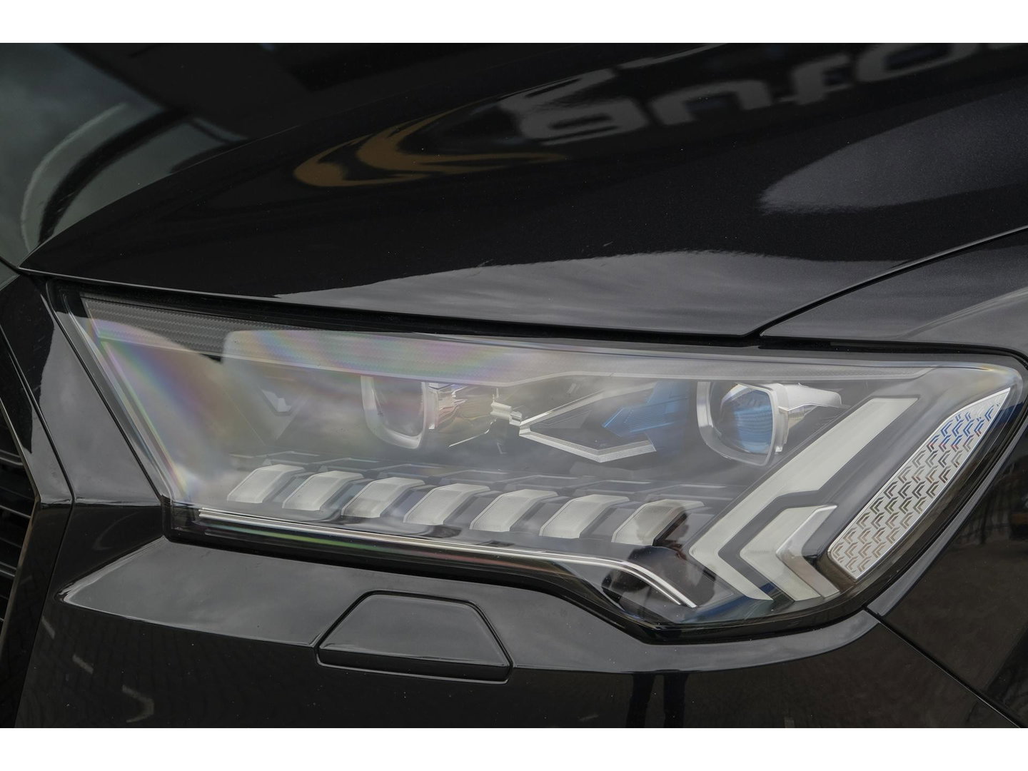 Audi Q7 60 TFSIe 455pk Competition Panoramadak RS-stoelen Trekhaak *SOH 87%* Laser led Softclose NLauto