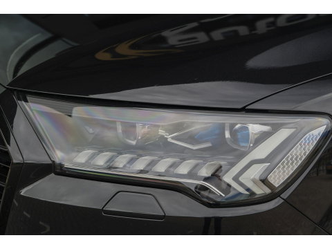 Audi Q7 60 TFSIe 455pk Competition Panoramadak RS-stoelen Trekhaak *SOH 87%* Laser led Softclose NLauto