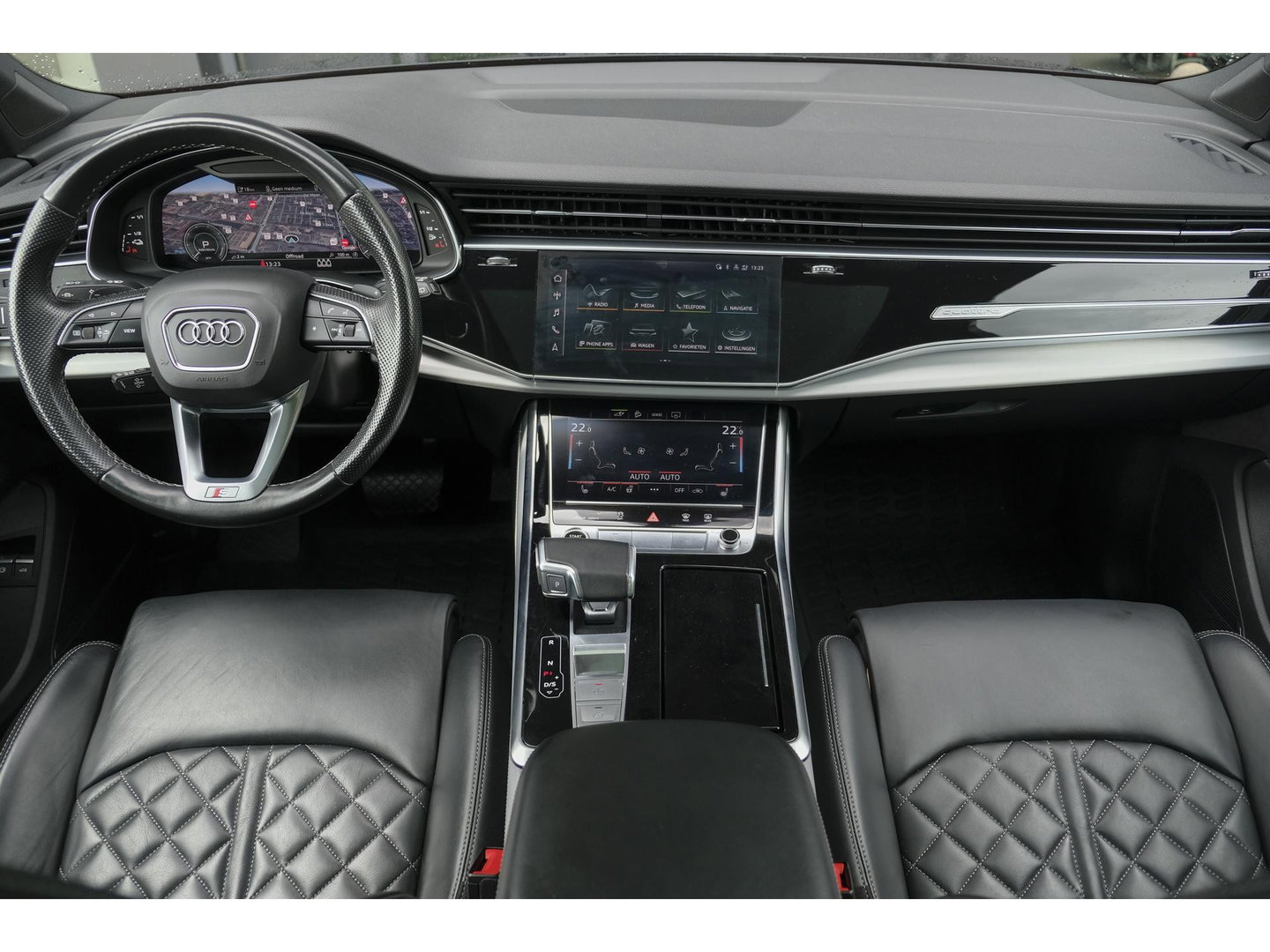 Audi Q7 60 TFSIe 455pk Competition Panoramadak RS-stoelen Trekhaak *SOH 87%* Laser led Softclose NLauto
