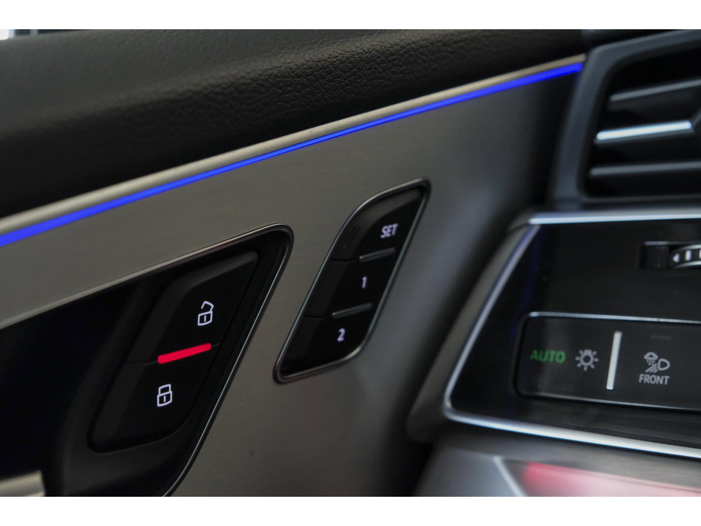 Audi Q7 60 TFSIe 455pk Competition Panoramadak RS-stoelen Trekhaak *SOH 87%* Laser led Softclose NLauto