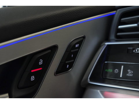 Audi Q7 60 TFSIe 455pk Competition Panoramadak RS-stoelen Trekhaak *SOH 87%* Laser led Softclose NLauto