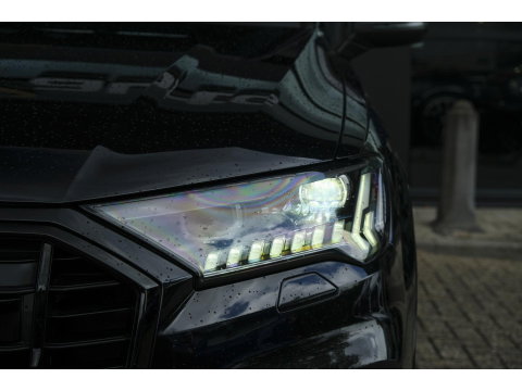 Audi Q7 60 TFSIe 455pk Competition Panoramadak RS-stoelen Trekhaak *SOH 87%* Laser led Softclose NLauto