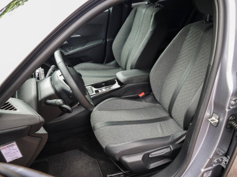 Peugeot 2008 1.2 PureTech 100 Allure | Trekhaak | Camera