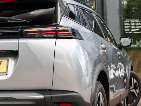 Peugeot 2008 1.2 PureTech 100 Allure | Trekhaak | Camera