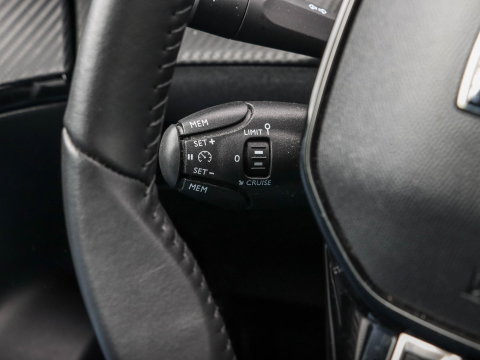 Peugeot 2008 1.2 PureTech 100 Allure | Trekhaak | Camera