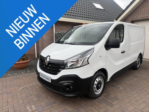 Renault Trafic 1.6 dCi service bus Victron 3000W Bott inrichting