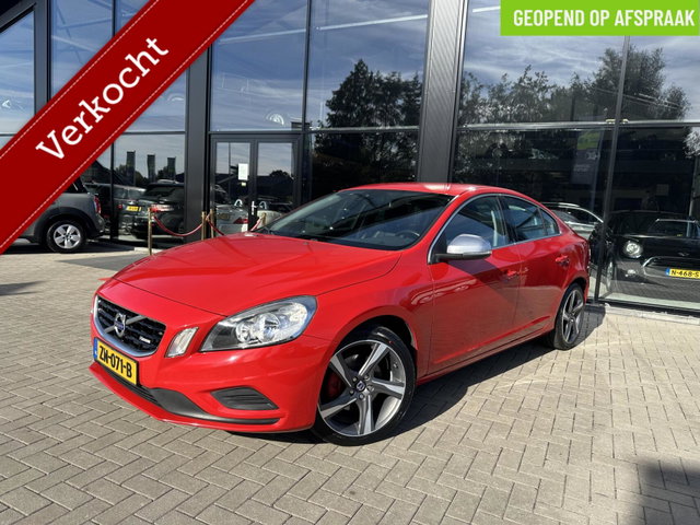 Volvo S60 - 1.6 T3 R-Design|17"|Trekhaak|Camera|Stoelverwarming