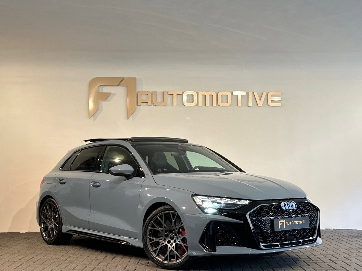Audi RS3 Sportback 2.5 TFSI quattro Pano|Kuip|HuD|Sonos|PPF
