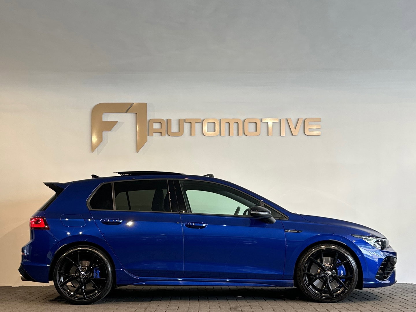 Volkswagen Golf 2.0 TSI 4M R Performance Pano|Akrapovic|Memory