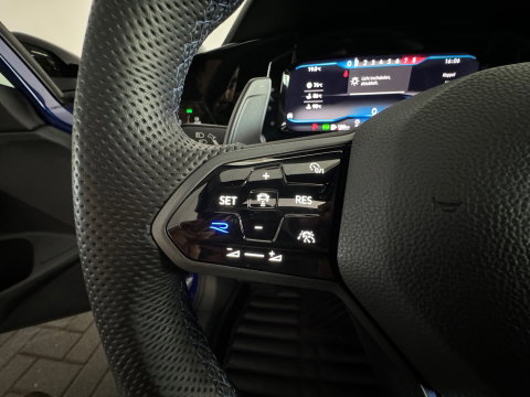Volkswagen Golf 2.0 TSI 4M R Performance Pano|Akrapovic|Memory