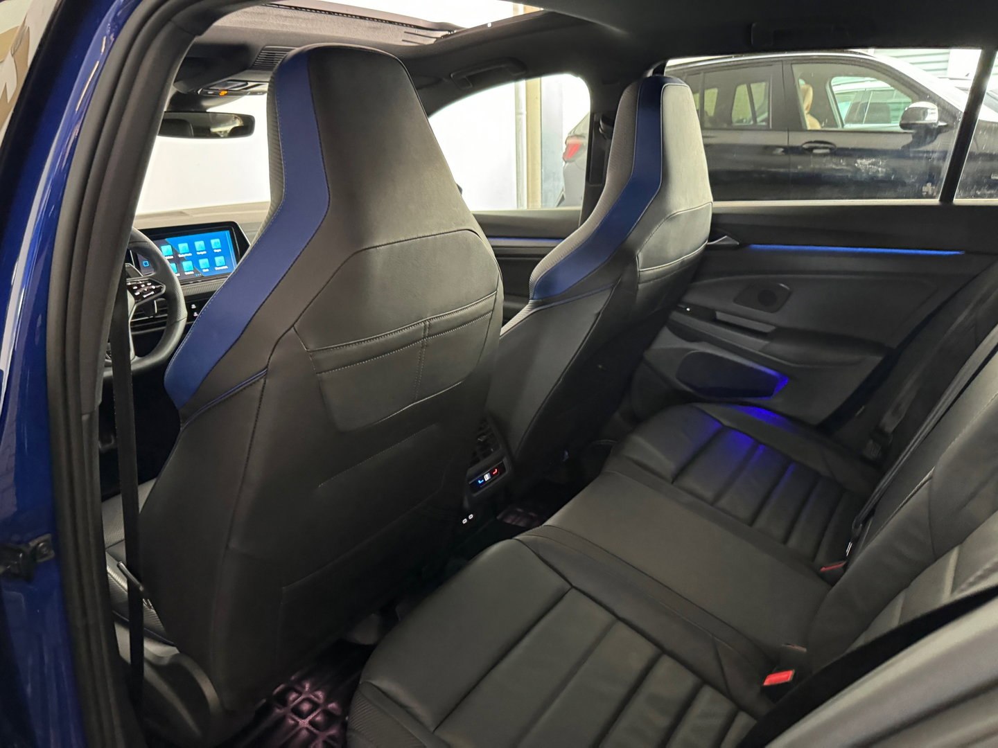 Volkswagen Golf 2.0 TSI 4M R Performance Pano|Akrapovic|Memory