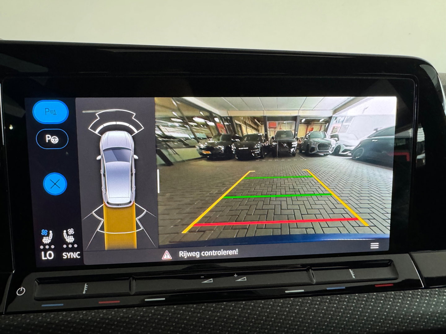 Volkswagen Golf 2.0 TSI 4M R Performance Pano|Akrapovic|Memory