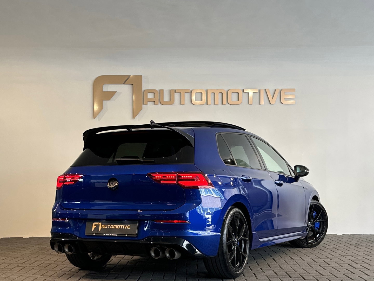 Volkswagen Golf 2.0 TSI 4M R Performance Pano|Akrapovic|Memory