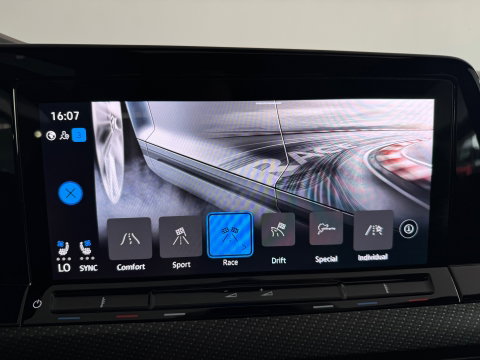 Volkswagen Golf 2.0 TSI 4M R Performance Pano|Akrapovic|Memory