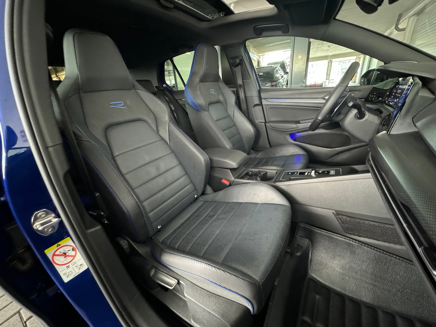 Volkswagen Golf 2.0 TSI 4M R Performance Pano|Akrapovic|Memory