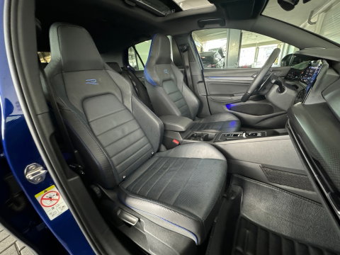 Volkswagen Golf 2.0 TSI 4M R Performance Pano|Akrapovic|Memory