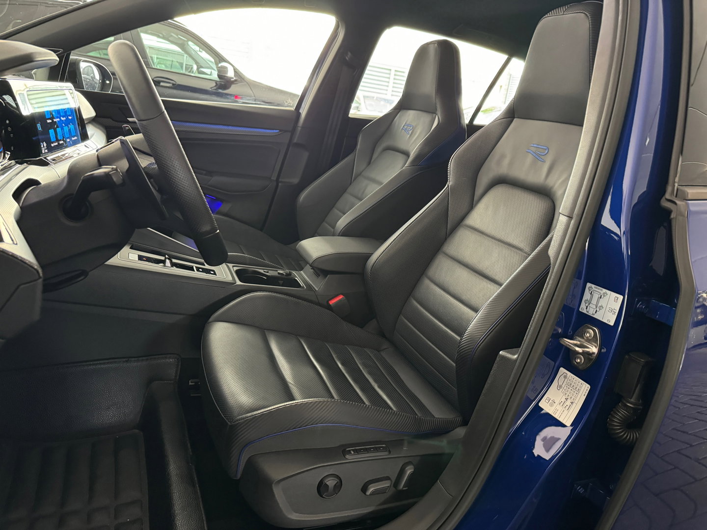 Volkswagen Golf 2.0 TSI 4M R Performance Pano|Akrapovic|Memory