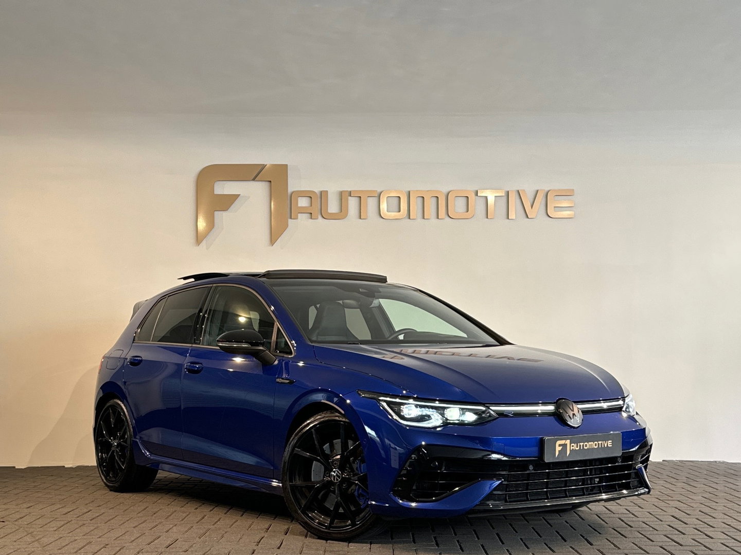 Volkswagen Golf 2.0 TSI 4M R Performance Pano|Akrapovic|Memory