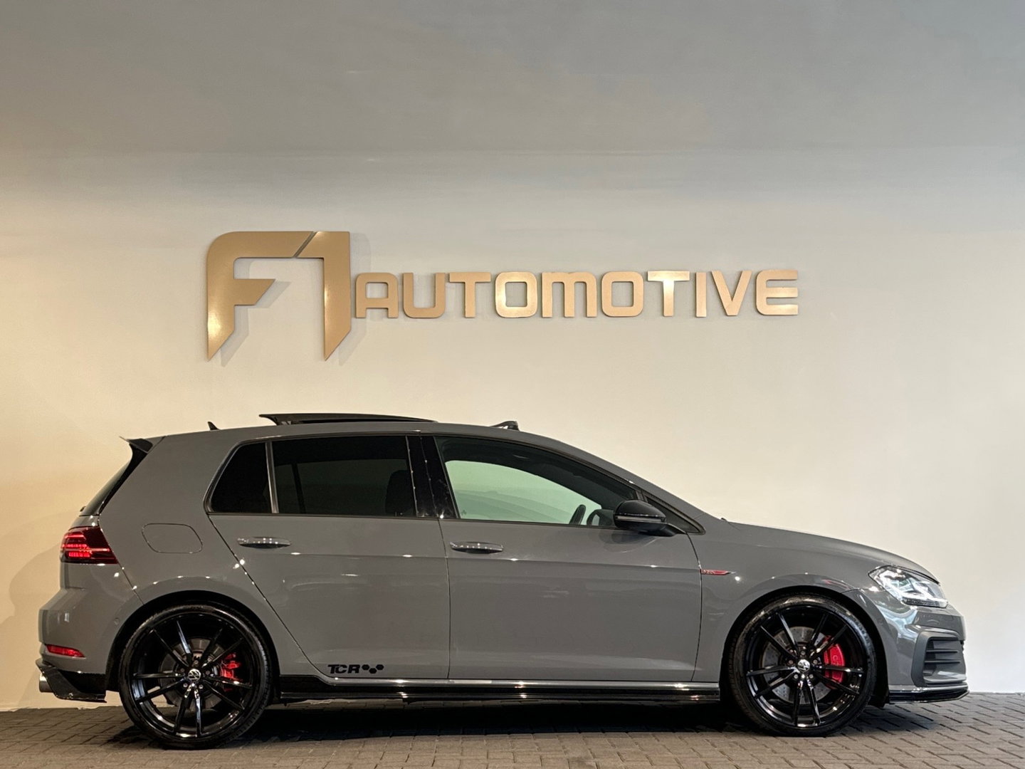 Volkswagen Golf 2.0 TSI GTI TCR Pano|Keyless|DCC|PPF|Milltek