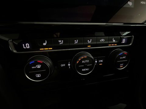 Volkswagen Golf 2.0 TSI GTI TCR Pano|Keyless|DCC|PPF|Milltek