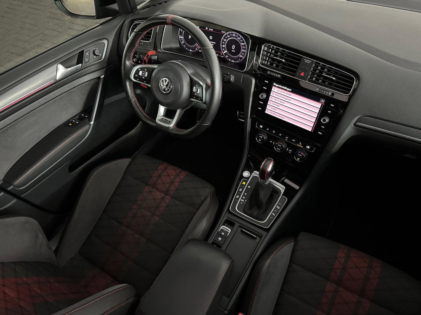 Volkswagen Golf 2.0 TSI GTI TCR Pano|Keyless|DCC|PPF|Milltek