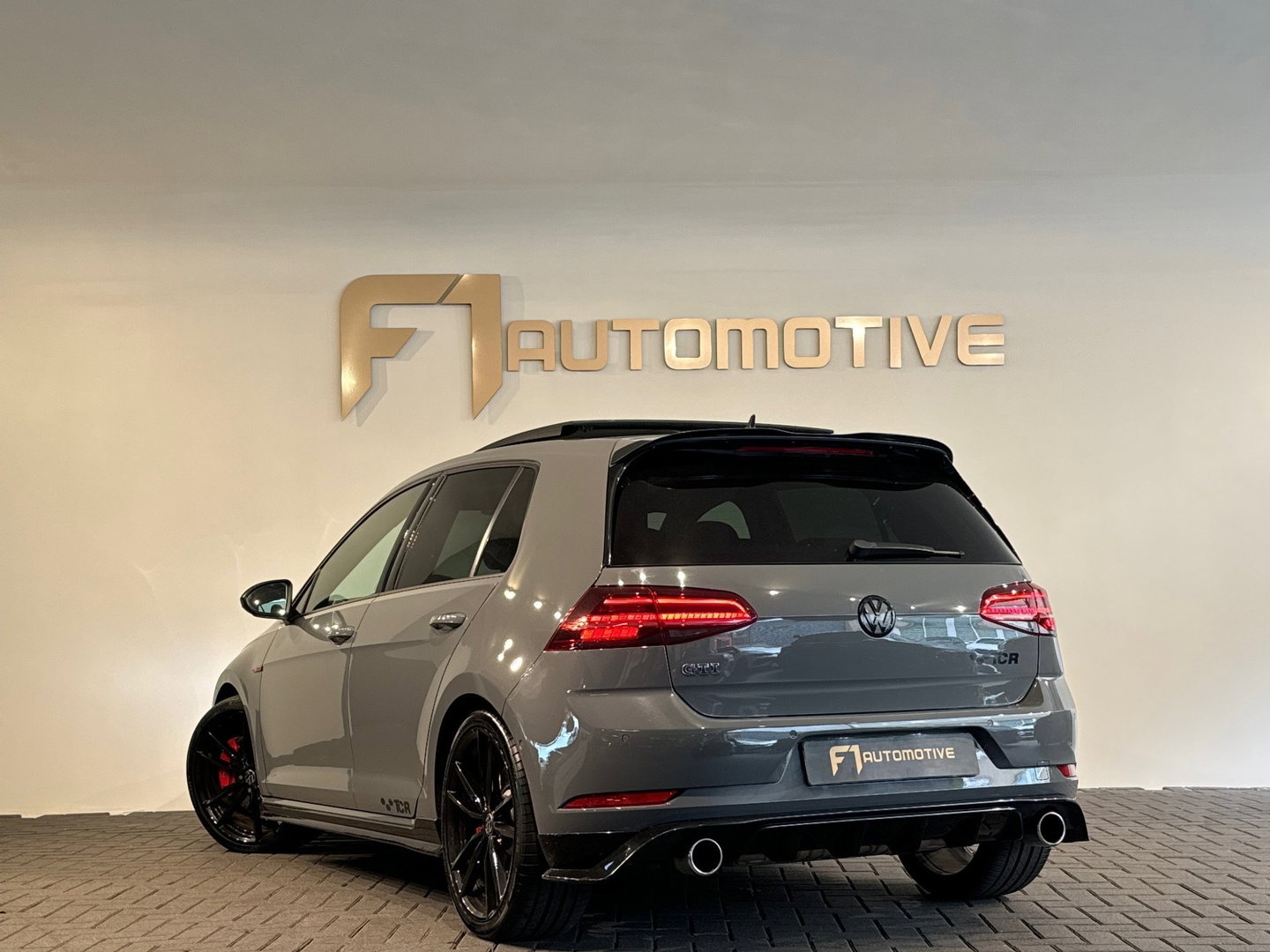 Volkswagen Golf 2.0 TSI GTI TCR Pano|Keyless|DCC|PPF|Milltek