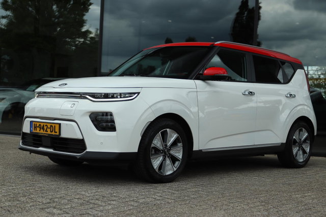 Kia e-Soul - EXECUTIVELINE 64KWH SOH 100% | CARPLAY | CAMERA | KEY-LESS | HARMAN/KARDON | HUD | LED | LEDER | ACC