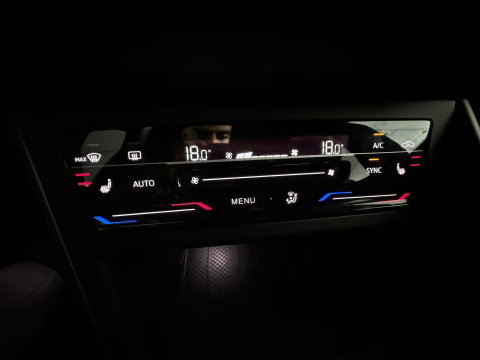 Volkswagen Taigo 1.0 TSI R-Line Edition Keyless|CarPlay|IQ
